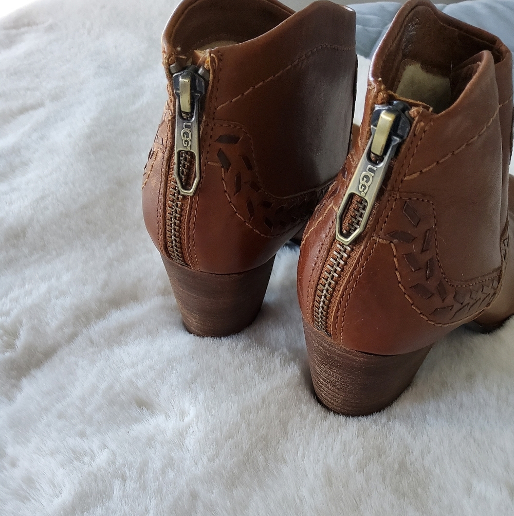 UGG Woman's Leather Charlotte Ankle Boots - Picture 7 of 16